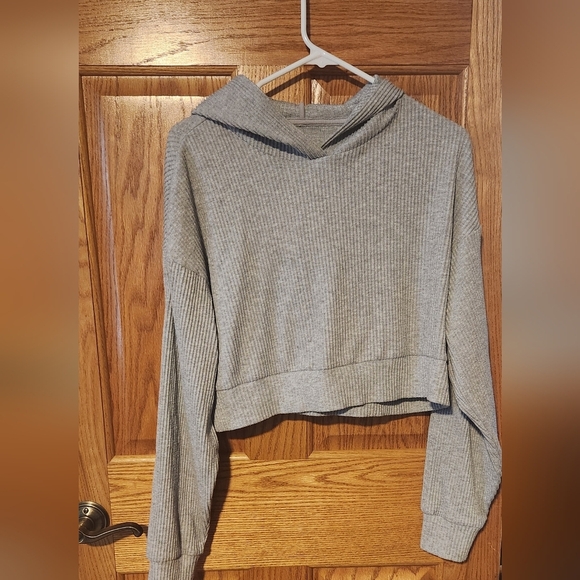 Gray Ribbed Women's Hoodie From Alo, Cropped And Quality - Picture 3 of 3